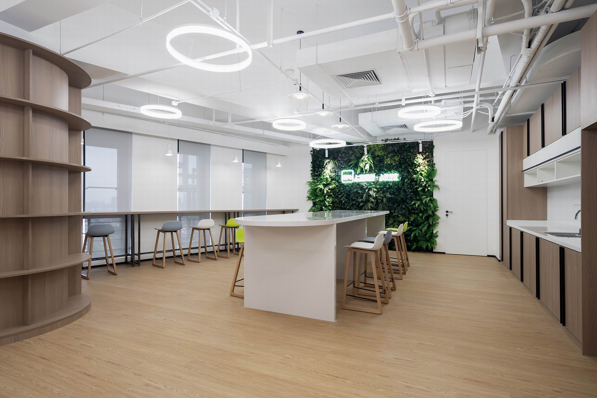 上海医药 - 上海潜马建筑装饰设计工程有限公司