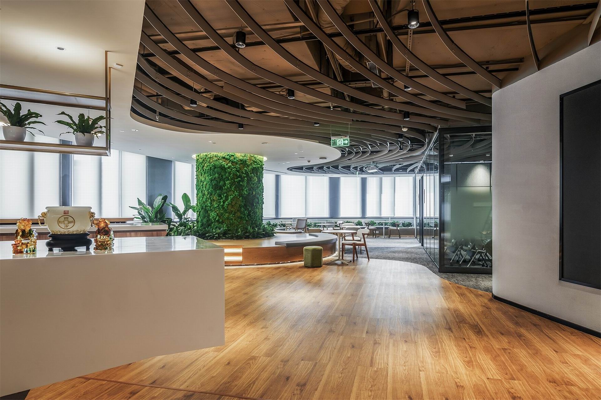 复星旅文 - 上海潜马建筑装饰设计工程有限公司